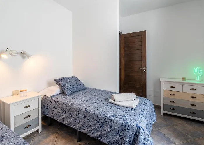 Luxury 3-Bedroom Villa With Heated Private Pool - In Marina Rubicon, Playa Blanca, Lanzarote